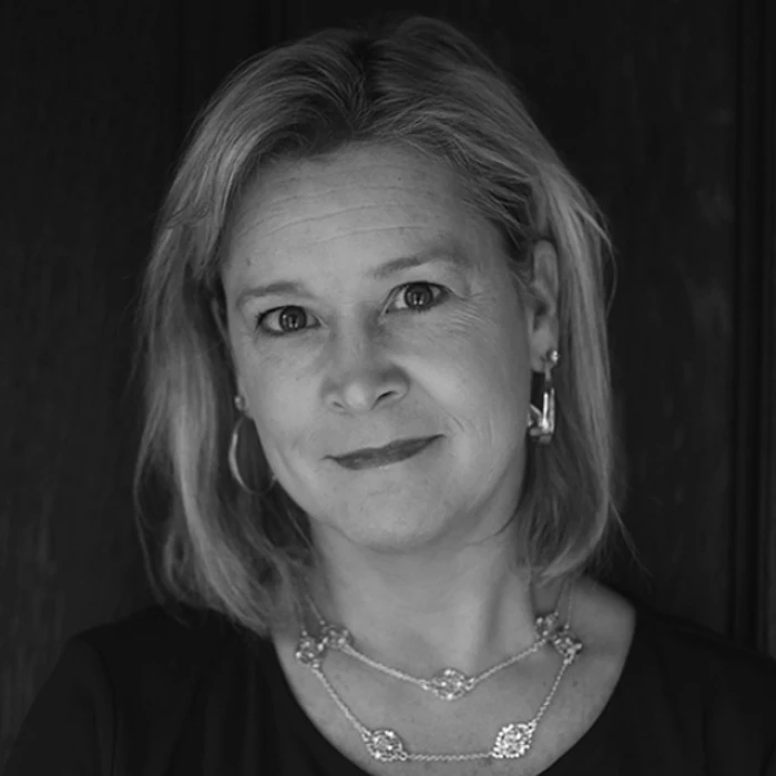 Julie Lowe